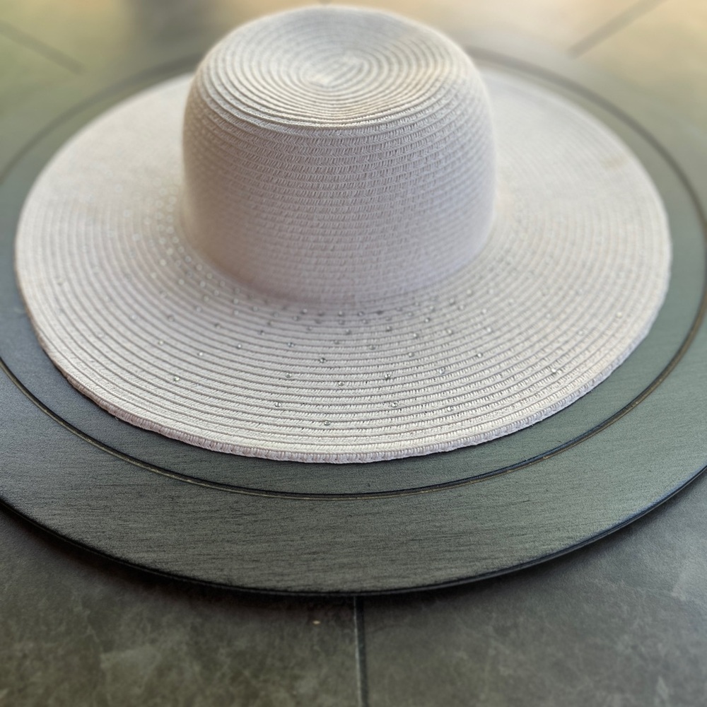 White Wide-Brimmed Sun Hat for Summer w bling rhinestones